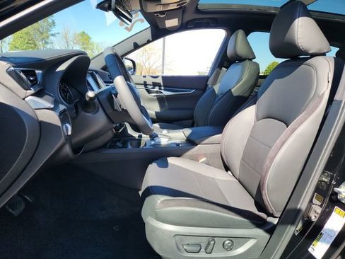 Used 2025 INFINITI QX50 Sport image 9