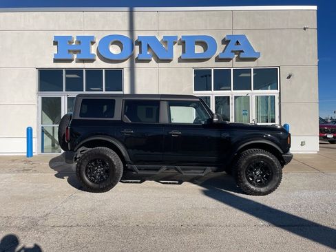 Used 2022 Ford Bronco Wildtrak image 4