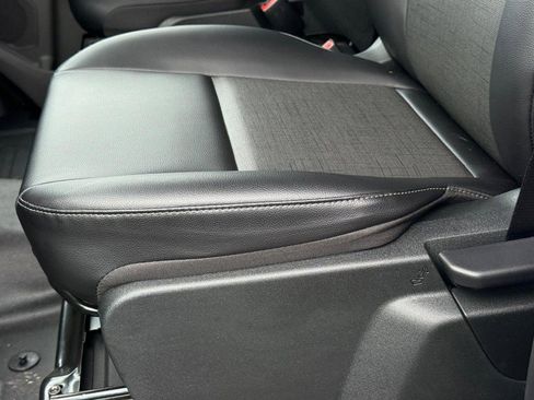 New 2026 Ford Transit 250 T-250 Med Rf 9150 GVWR RWD image 18