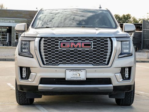 Used 2021 GMC Yukon XL Denali image 6