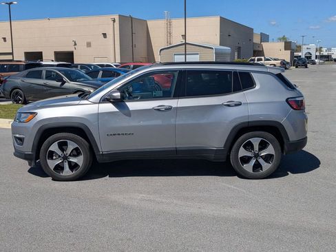 Used 2019 Jeep Compass Latitude w/ Popular Equipment Group image 9