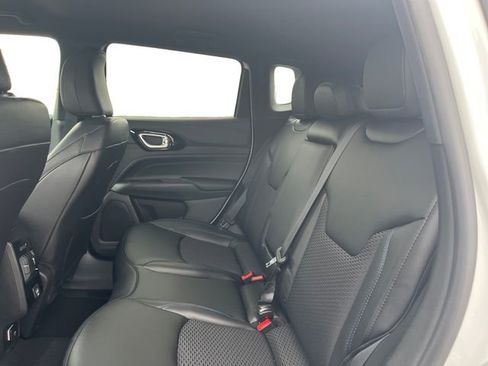 New 2026 Jeep Compass Latitude image 13