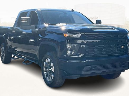 Used 2022 Chevrolet Silverado 2500 Custom w/ Custom Value Package image 3