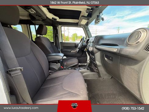 Used 2015 Jeep Wrangler Unlimited Sport w/ Quick Order Package 24S AWD/4WD image 18