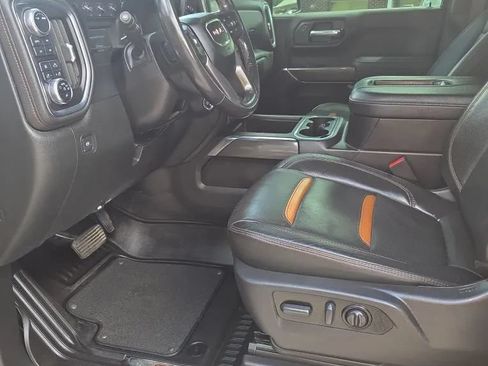 Used 2021 GMC Sierra 1500 AT4 w/ Driver Alert Package II AWD/4WD image 9
