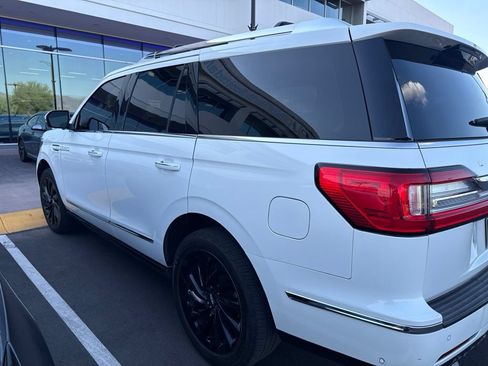 Used 2021 Lincoln Navigator Reserve AWD/4WD image 4