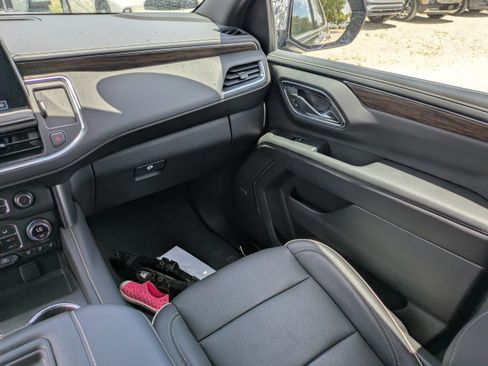 Used 2023 Chevrolet Tahoe Premier RWD image 16