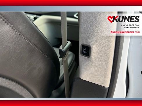 Used 2024 Chrysler Pacifica Touring-L FWD image 19