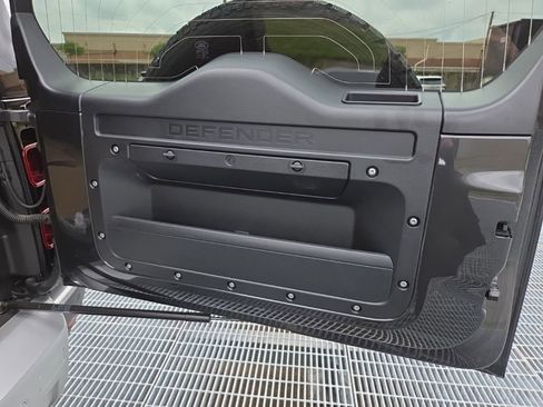 Used 2025 Land Rover Defender 110 S AWD/4WD image 11