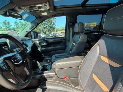 Used 2024 GMC Yukon AT4 w/ Technology Package AWD/4WD image 13