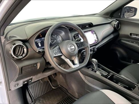 Used 2024 Nissan Kicks SR w/ SR Premium Package image 18
