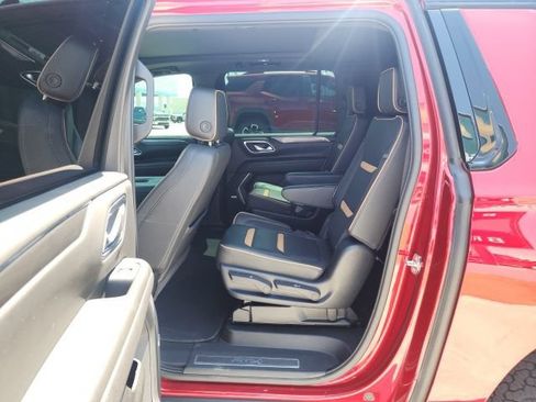 Certified 2024 GMC Yukon XL AT4 w/ Technology Package AWD/4WD image 25