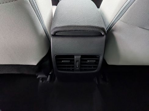 Used 2026 Toyota Corolla Cross L FWD image 26