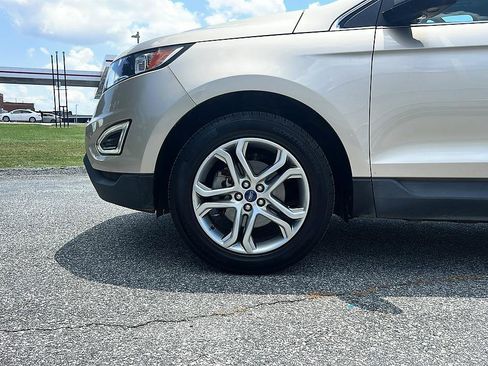 Used 2018 Ford Edge Titanium w/ Equipment Group 301A FWD image 21