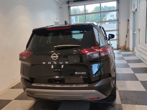 Used 2022 Nissan Rogue SV image 4
