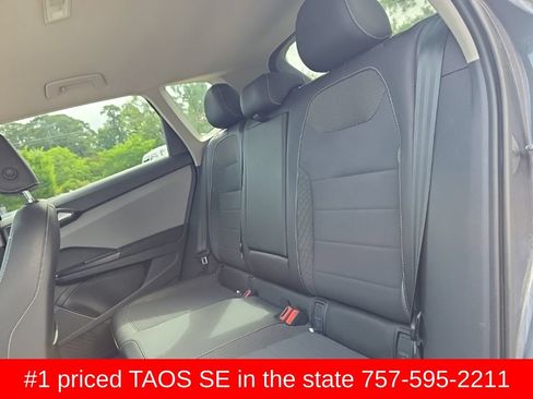Used 2023 Volkswagen Taos SE FWD image 12