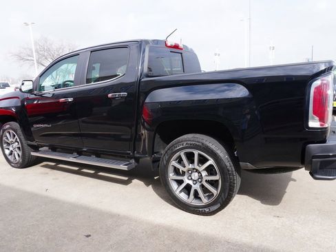 Used 2021 GMC Canyon Denali image 4