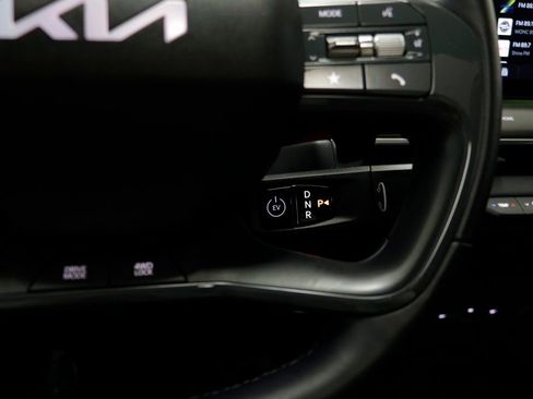 Used 2024 Kia EV9 Land image 14