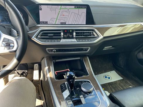 Used 2022 BMW X5 xDrive40i w/ M Sport Package image 11