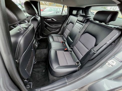 Used 2019 INFINITI QX30 image 32