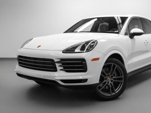 Certified 2023 Porsche Cayenne AWD/4WD image 7