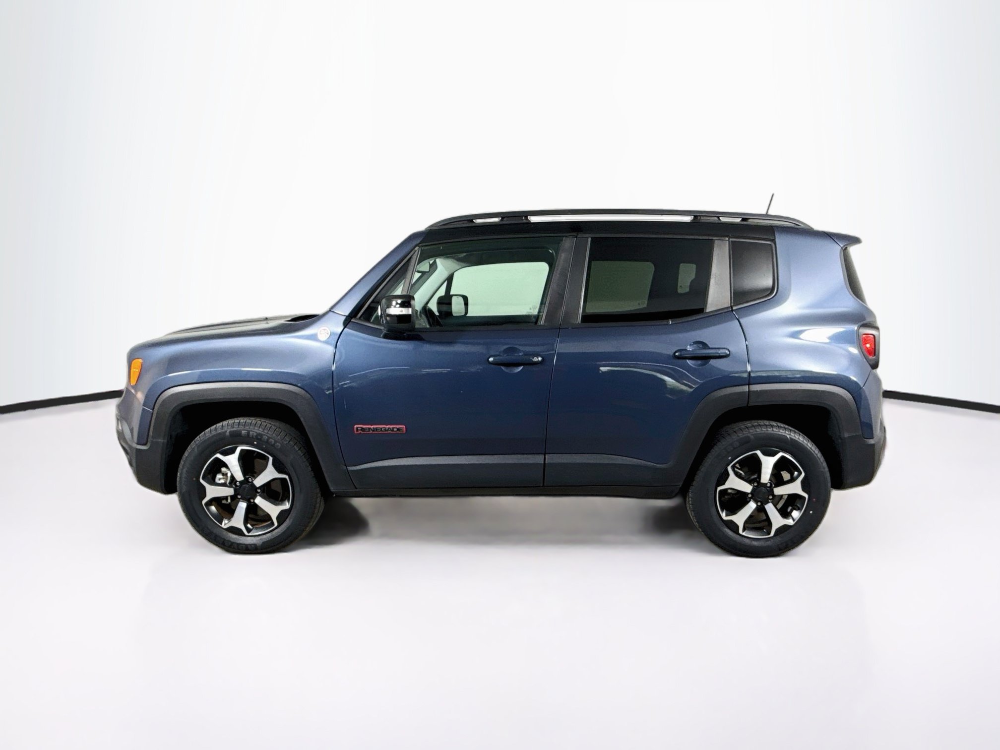 Used 2022 Jeep Renegade Trailhawk AWD/4WD image 7