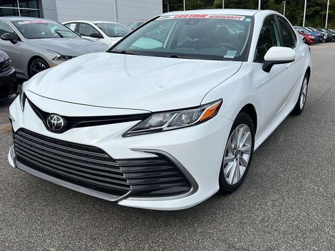 Used 2024 Toyota Camry LE image 39