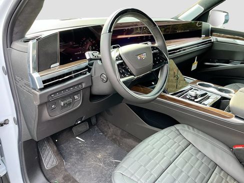 New 2026 Cadillac Escalade Platinum Sport w/ LPO, ONYX Package AWD/4WD image 14