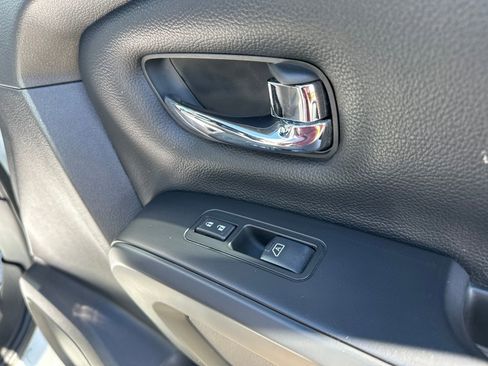 Used 2018 Nissan Titan SL w/ Midnight Edition AWD/4WD image 44