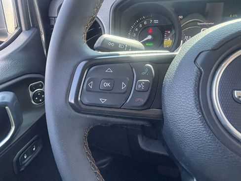 Used 2024 Jeep Wrangler Unlimited AWD/4WD image 29