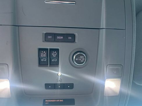 Used 2019 GMC Yukon XL SLT w/ Open Road Package RWD image 19
