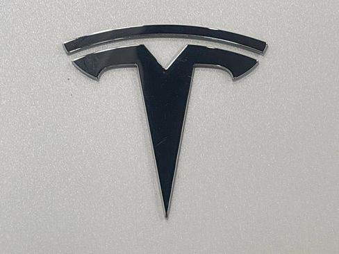 Used 2021 Tesla Model Y Long Range image 12