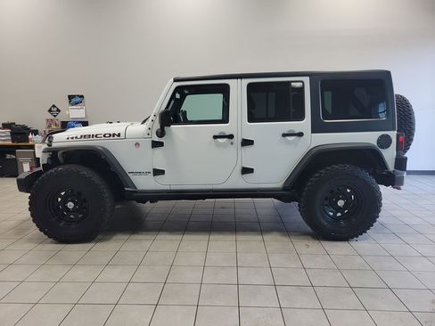 Used 2016 Jeep Wrangler Unlimited Rubicon image 4