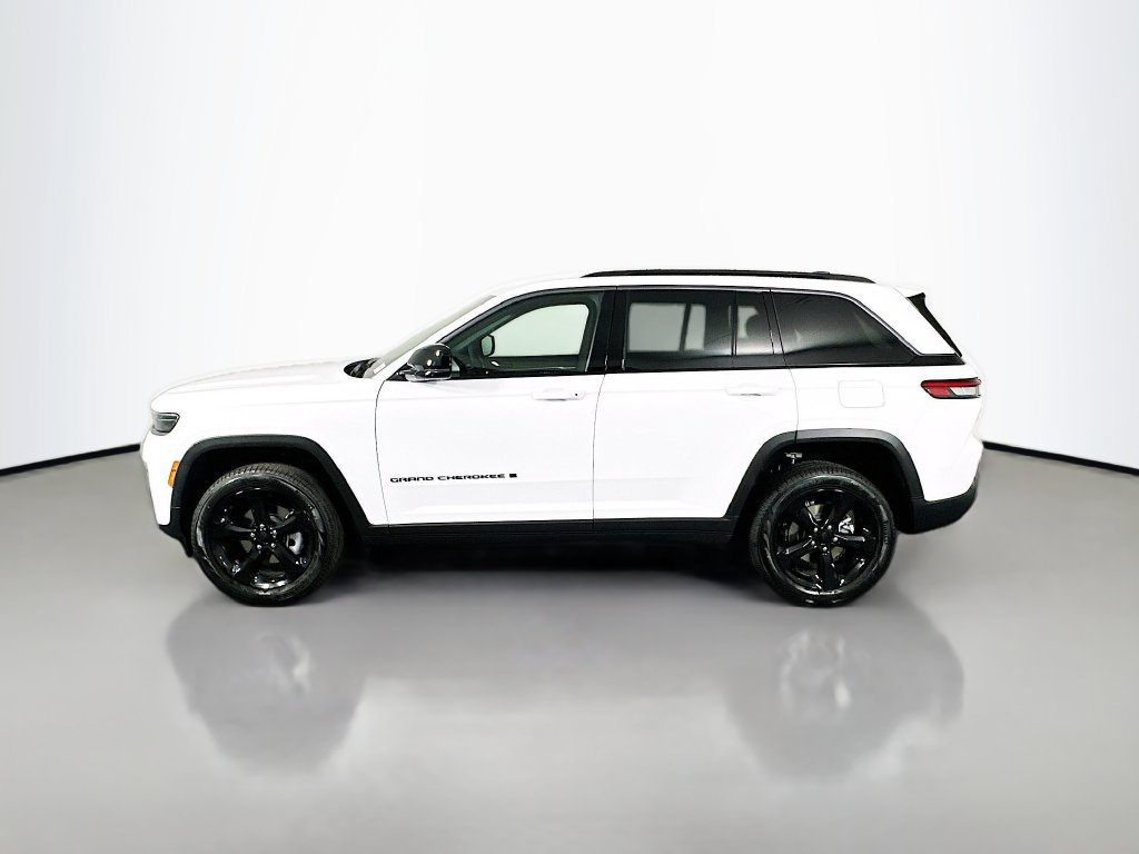 New 2026 Jeep Grand Cherokee Limited w/ Limited Altitude Package RWD image 4