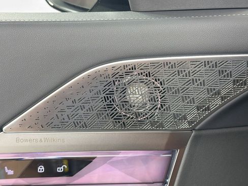 New 2026 BMW 750e xDrive w/ Executive Package image 18