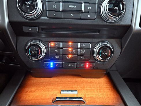 Used 2017 Ford F150 Limited w/ Trailer Tow Package image 24