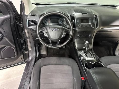 Used 2018 Ford Edge SE FWD image 13