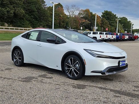 New 2026 Toyota Prius AWD image 3