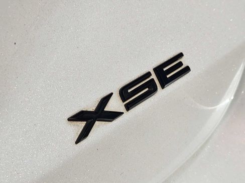 Used 2019 Toyota Avalon XSE FWD image 11