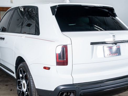 Used 2021 Rolls-Royce Cullinan Black Badge image 25