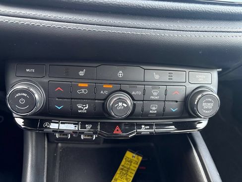 Used 2024 Dodge Durango SXT AWD/4WD image 33