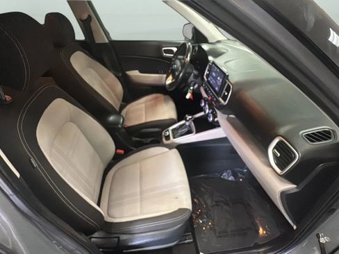 Used 2022 Hyundai Venue SEL w/ Cargo Package FWD image 22
