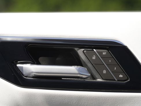 New 2026 Chevrolet Suburban Premier RWD image 19