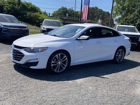 Used 2024 Chevrolet Malibu LT FWD image 3