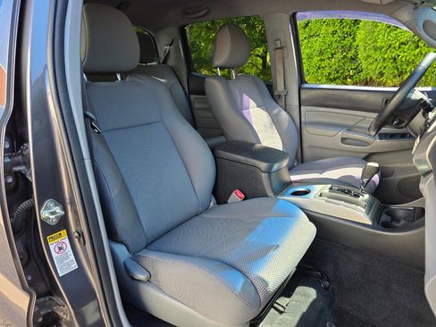 Used 2015 Toyota Tacoma 4x4 Double Cab w/ TRD Off-Road Package image 32