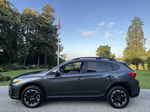 Used 2023 Subaru Crosstrek 2.0i Premium image 6