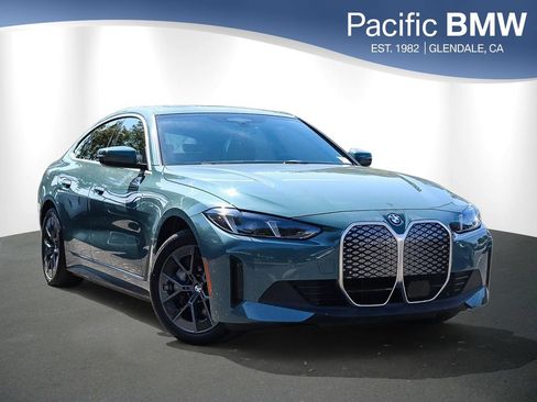 Used 2025 BMW i4 eDrive40 RWD image 1
