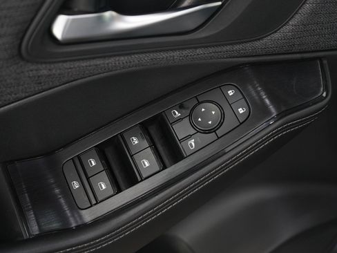 Used 2021 Nissan Rogue SV AWD/4WD image 19