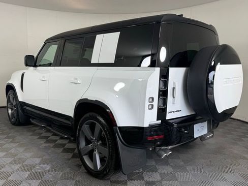 New 2025 Land Rover Defender 110 V8 image 4