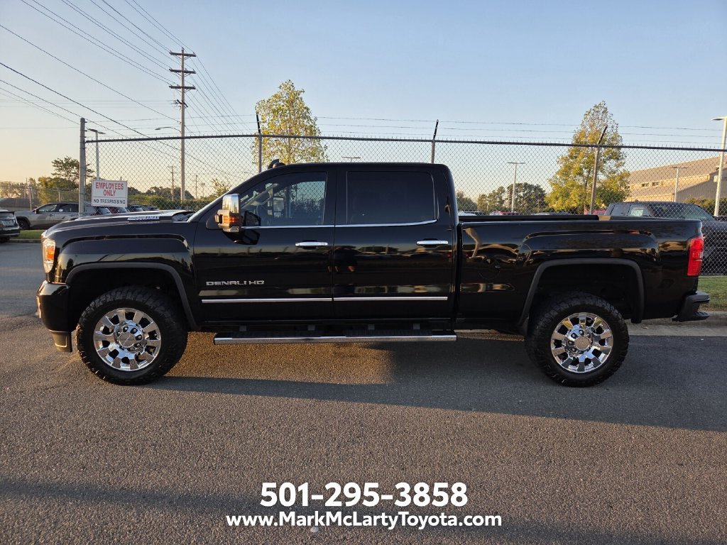 Used 2018 GMC Sierra 2500 Denali w/ Duramax Plus Package AWD/4WD image 7